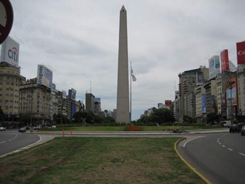 The Oblisco on the Avenida 9 de Julio micro central Buenos Aires